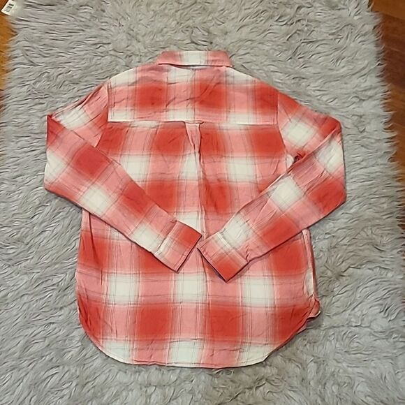 American eagle outfitters vintage boyfriend soft red and white button down - Picture 5 of 5